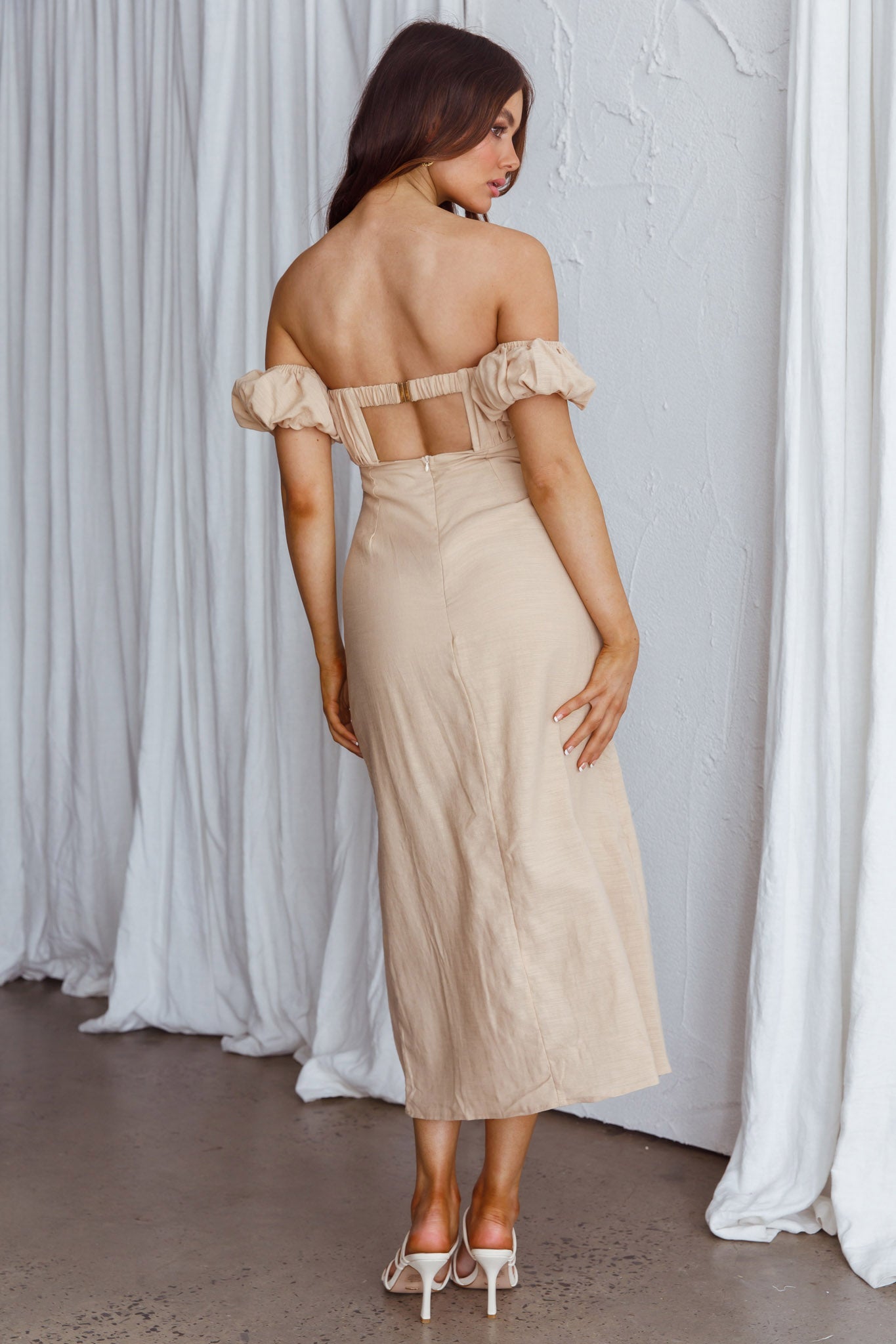 Nico Off-Shoulder Split Midi Dress Sand